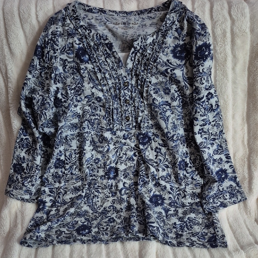 Fresh Navy, Grey,and White Floral Women's Blouse, Size XL.